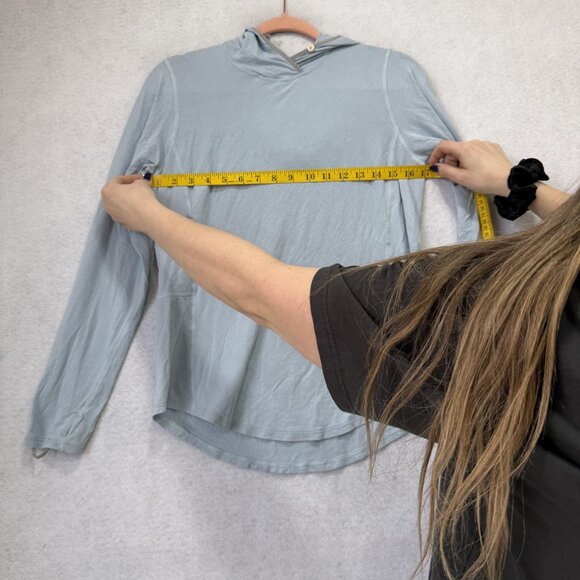 Patagonia Hoodie Womens Small Light Blue Sun Shirt Fishing Thumb Holes Guide - Picture 7 of 10